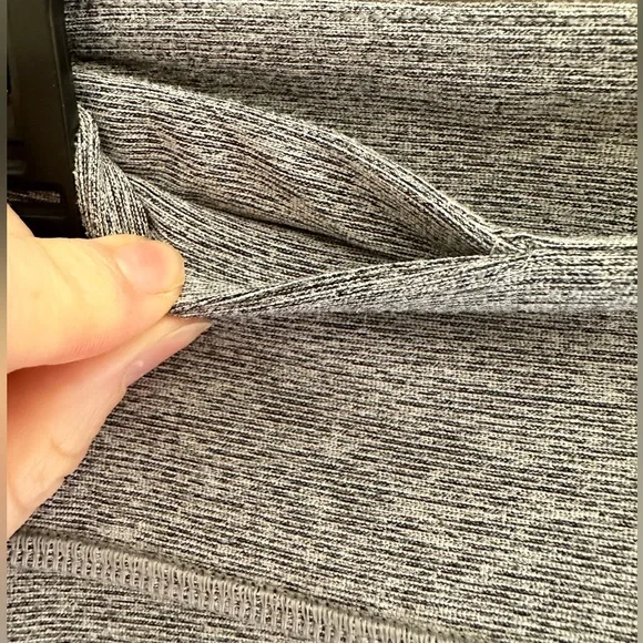 Outdoor Voices Warmup 7/8 Legging in a Heathered grey color size medium - Picture 6 of 7